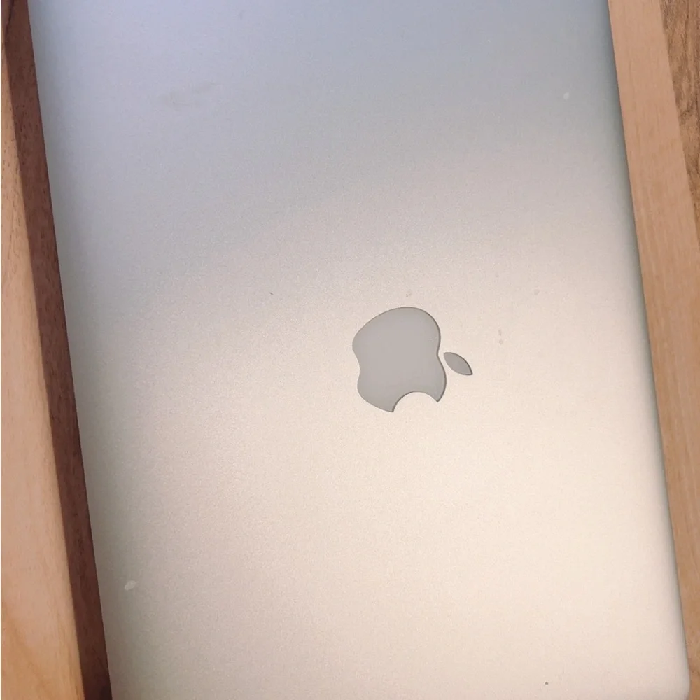 Apple Silver MacBook